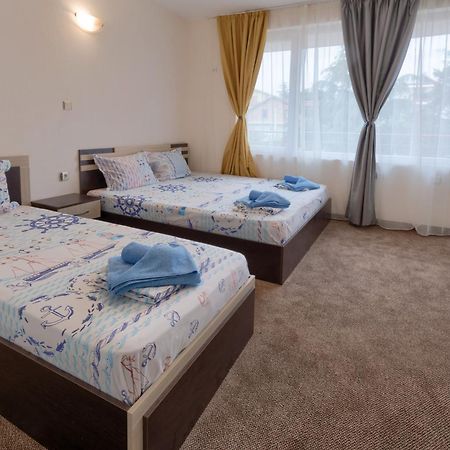 Kazlarov Guest House Kiten  Exterior photo