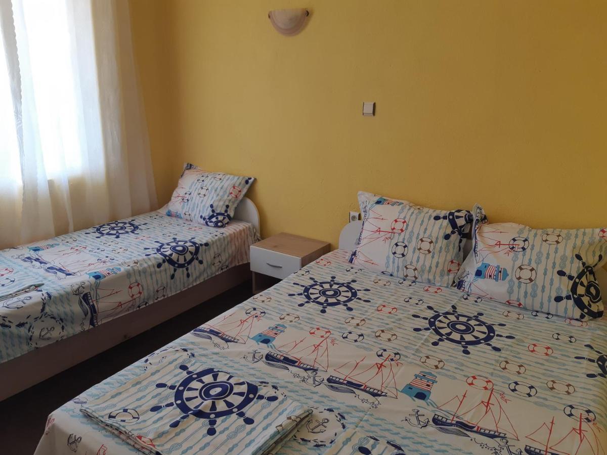 Kazlarov Guest House Kiten  Exterior photo