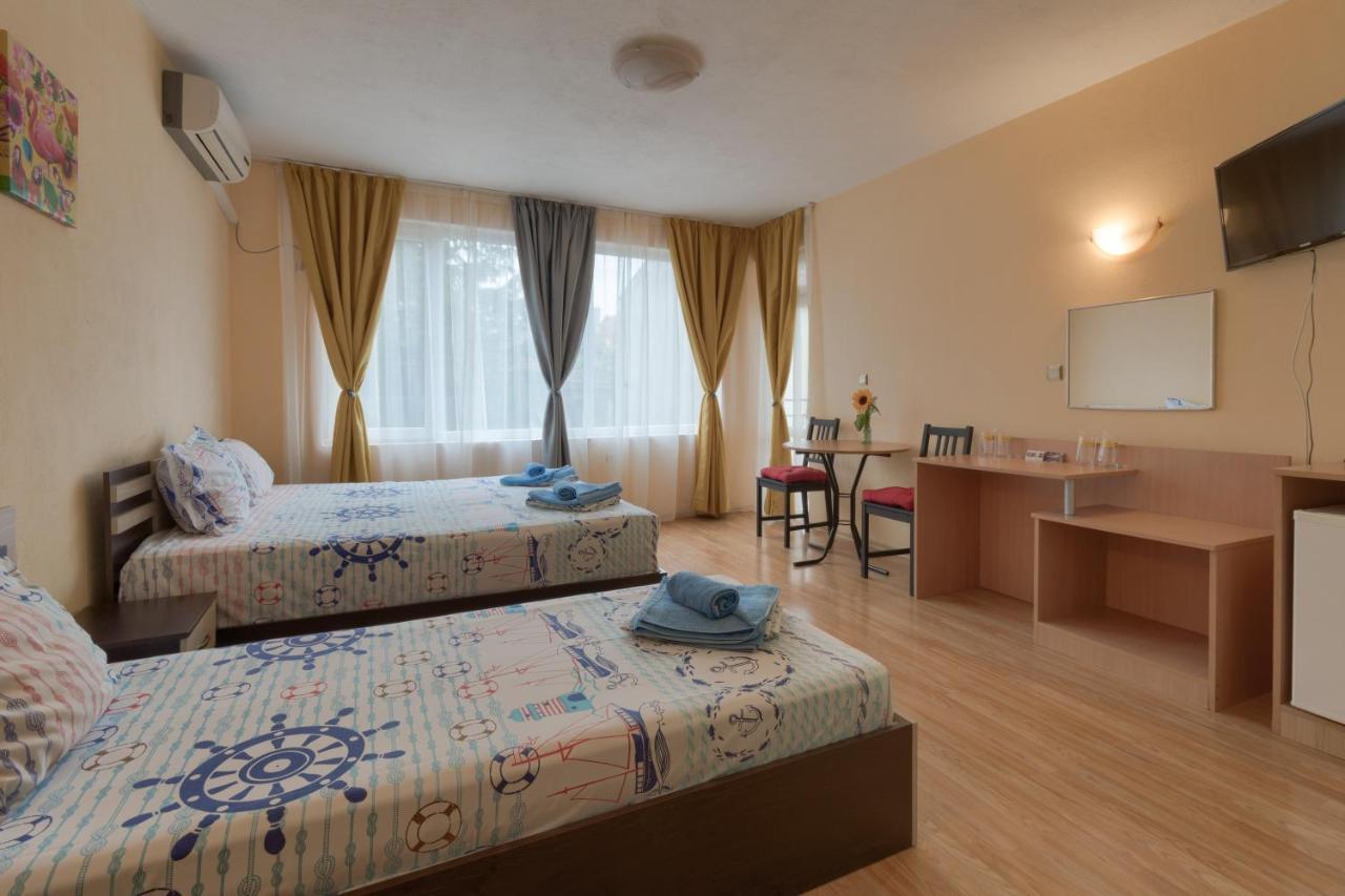 Kazlarov Guest House Kiten  Exterior photo