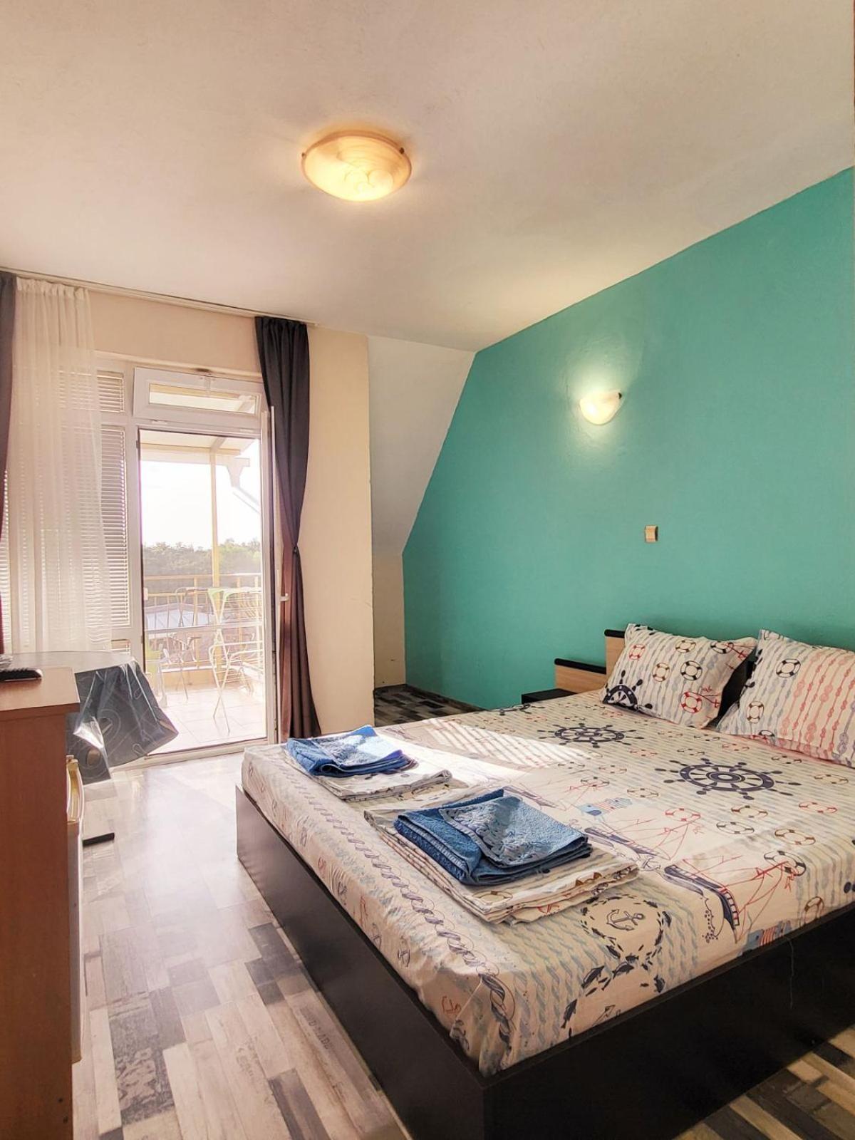 Kazlarov Guest House Kiten  Exterior photo