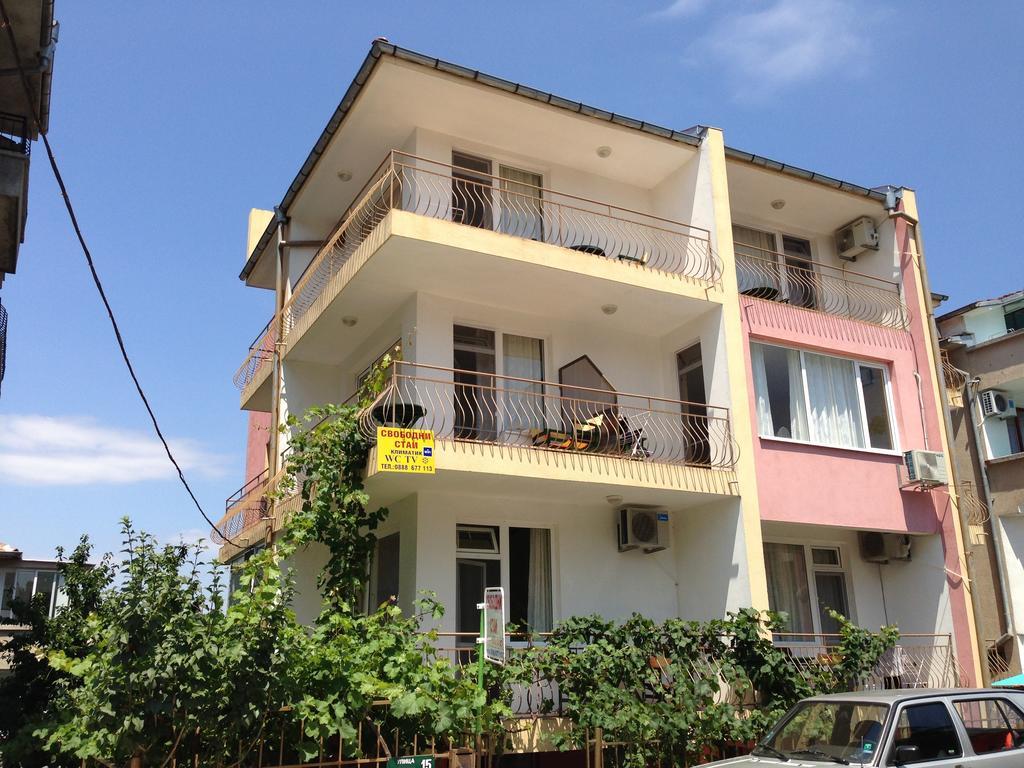 Kazlarov Guest House Kiten  Exterior photo